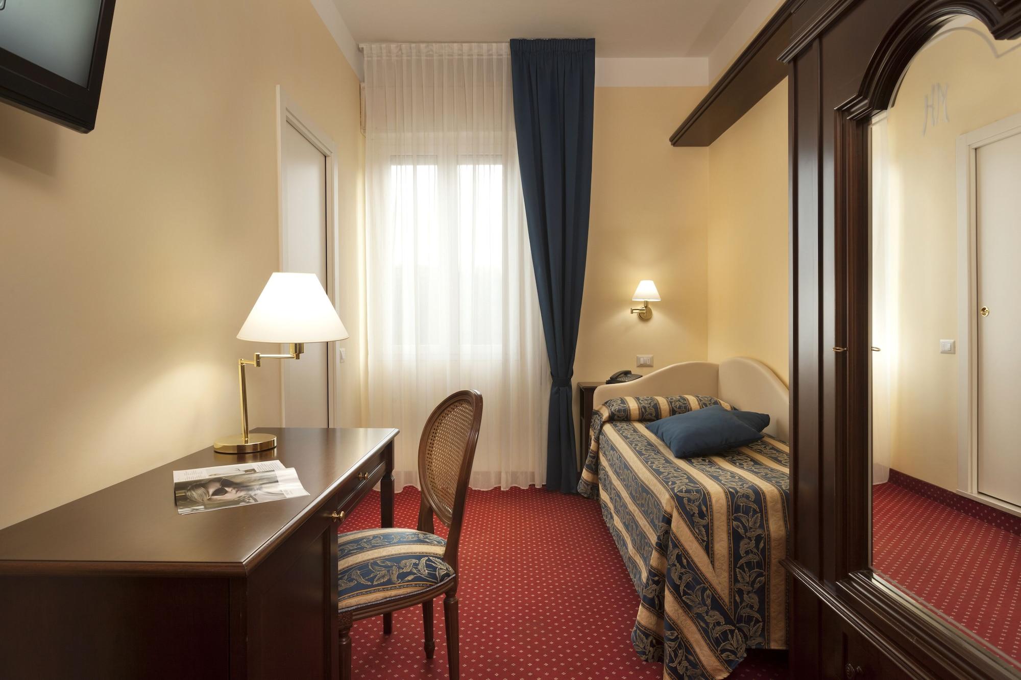 Hotel Milano Helvetia - In Centro Con Piscina Риччоне Екстер'єр фото