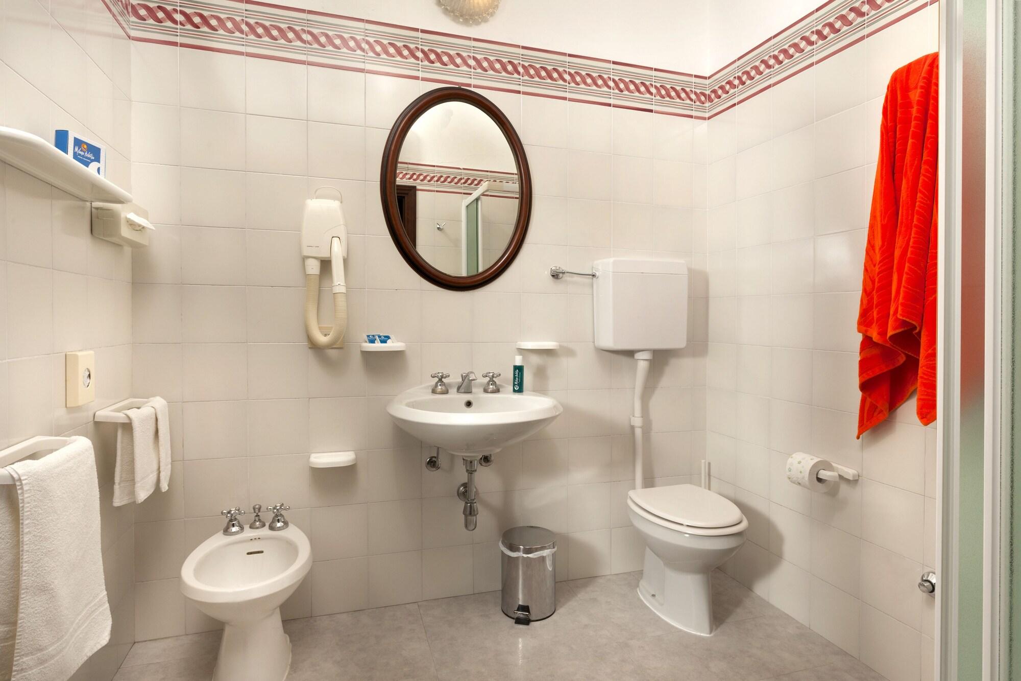 Hotel Milano Helvetia - In Centro Con Piscina Риччоне Екстер'єр фото