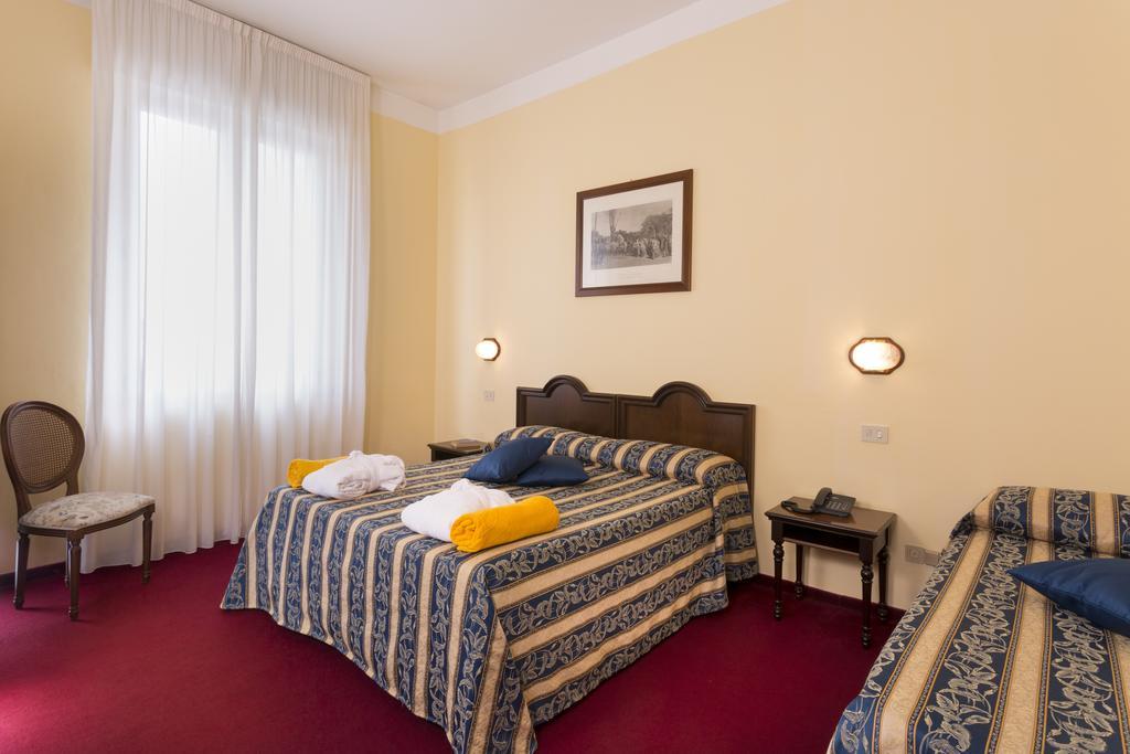 Hotel Milano Helvetia - In Centro Con Piscina Риччоне Екстер'єр фото