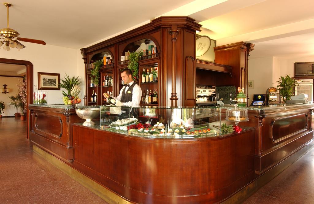 Hotel Milano Helvetia - In Centro Con Piscina Риччоне Екстер'єр фото